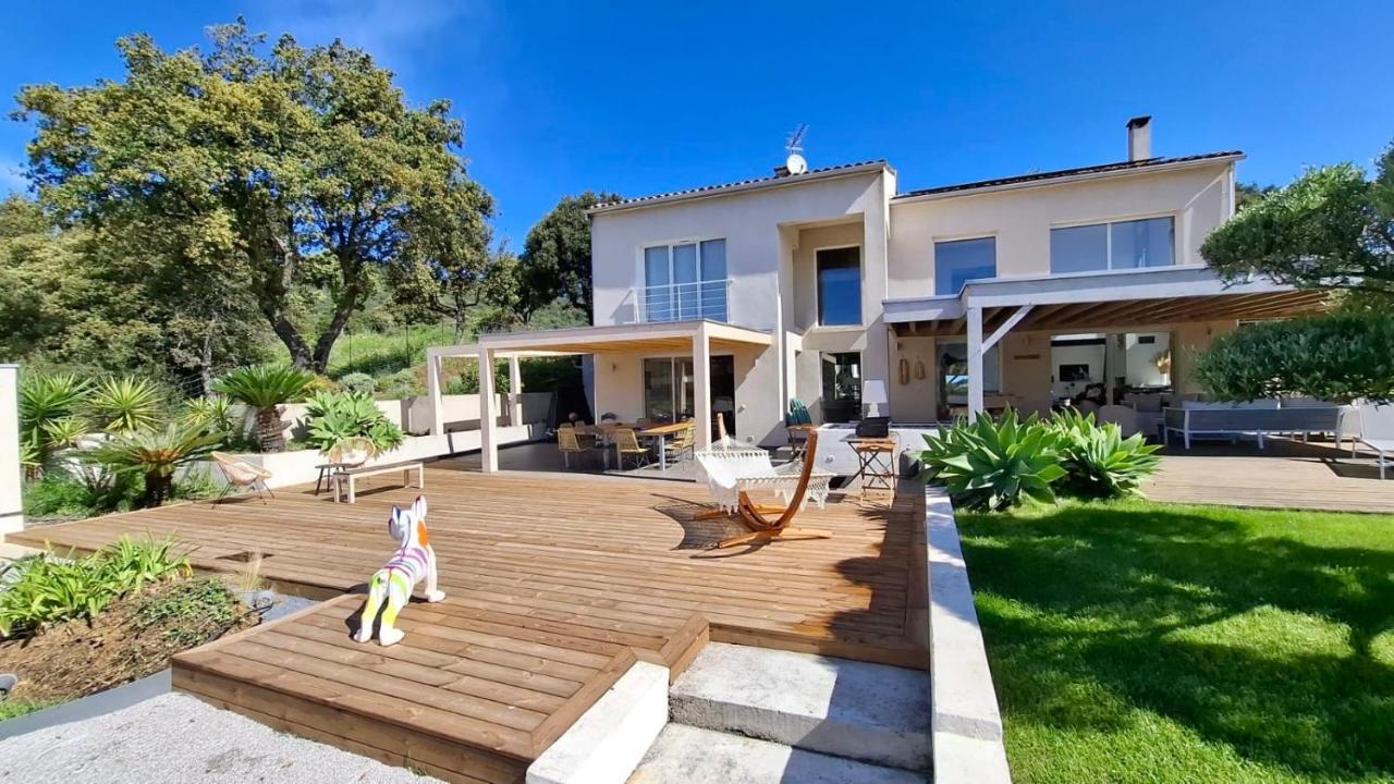 VillaSerenita Piscine chauffée Jacuzzi Pétanque Ping pong Baby Foot - Chambres d’hôtes Ajaccio