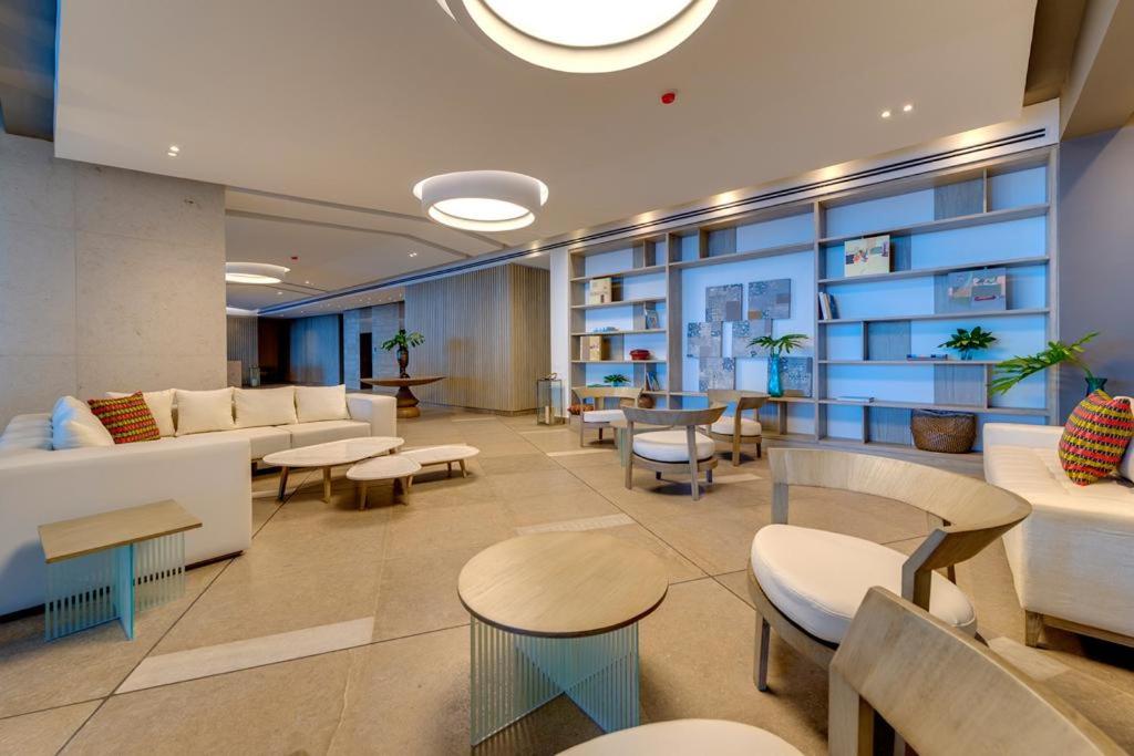 Luxurious and modern oceanfront apartment with views of the historic city 2B and 2BR - Chambres d'hôtes Carthagène