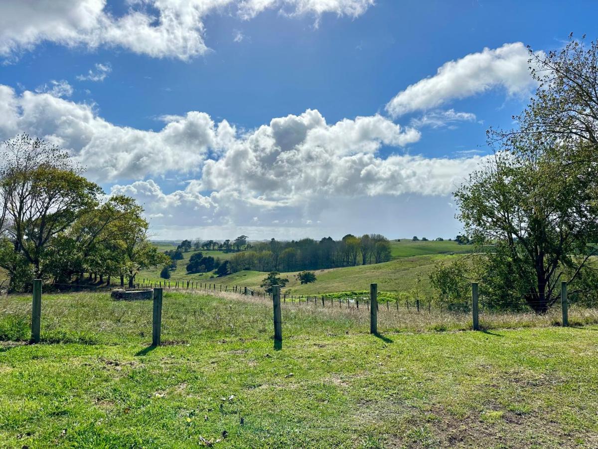 Puketotara Station Farm Cottage - B&B