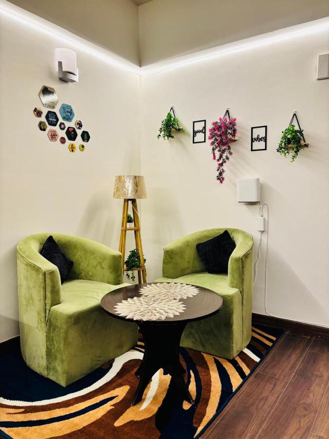 Elevated living luxury apartment with Mountain view - B&B Dehra Dūn