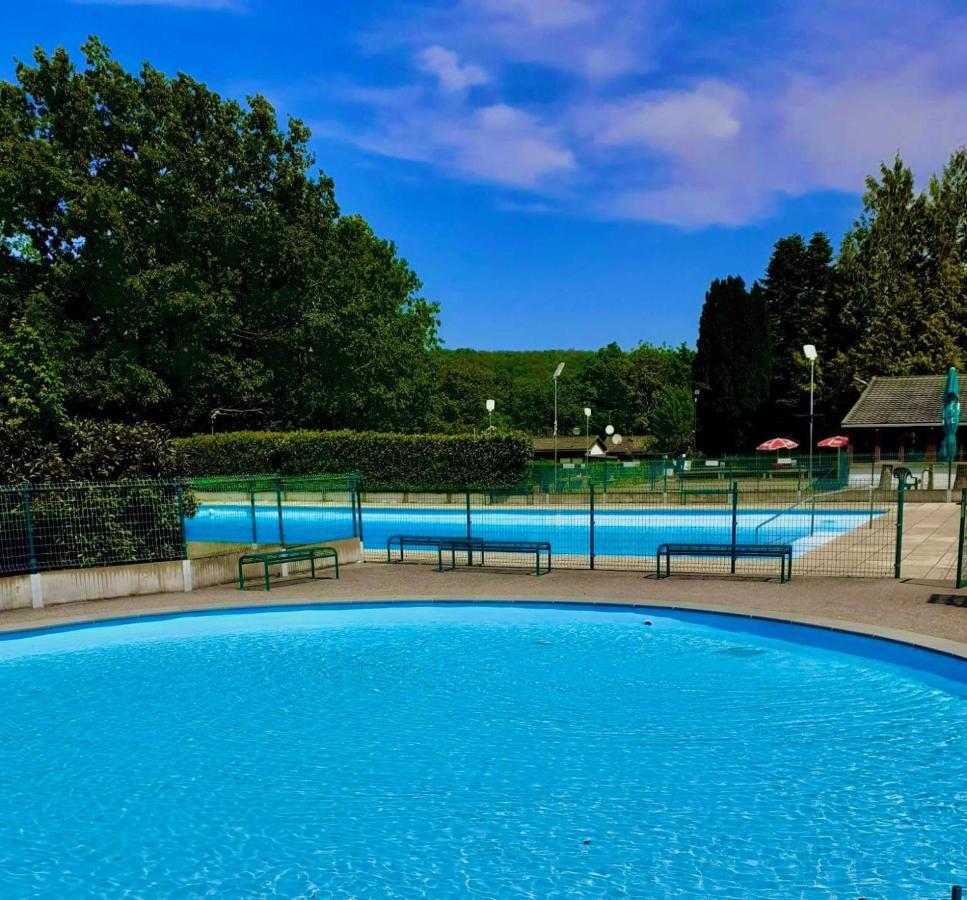 Chalet 5 personnes avec piscine - Ferienwohnung Yvoir