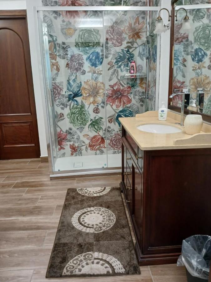 Queen Room with Spa Bath
