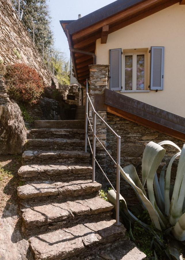 CHARMING MOMENT di Villa Porta - Casa Dolce - Bed and Breakfast Luino