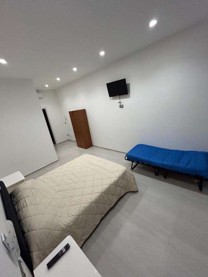 Großes Doppel-/Zweibettzimmer