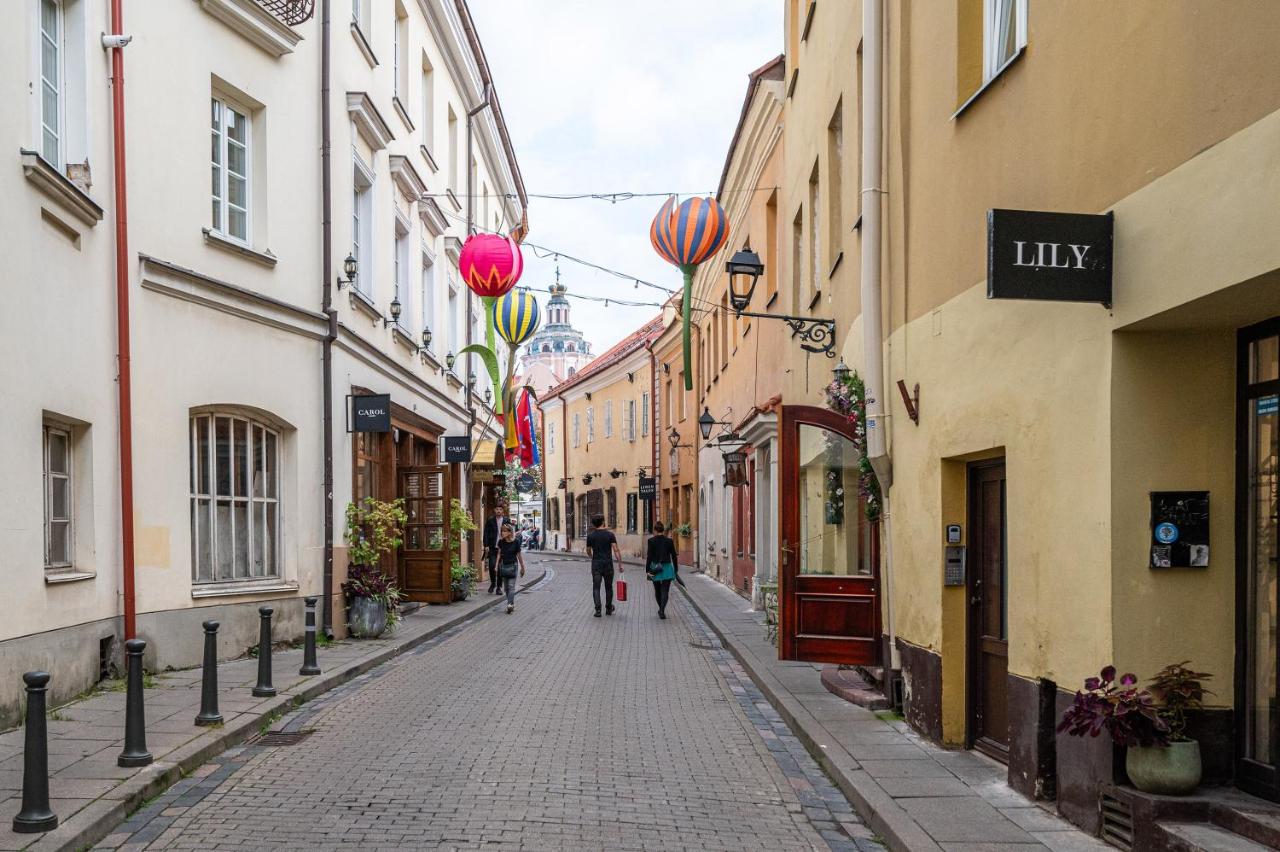 Classic Apartments In The Prestigious Stikliu Str by Reside Baltic - B&B