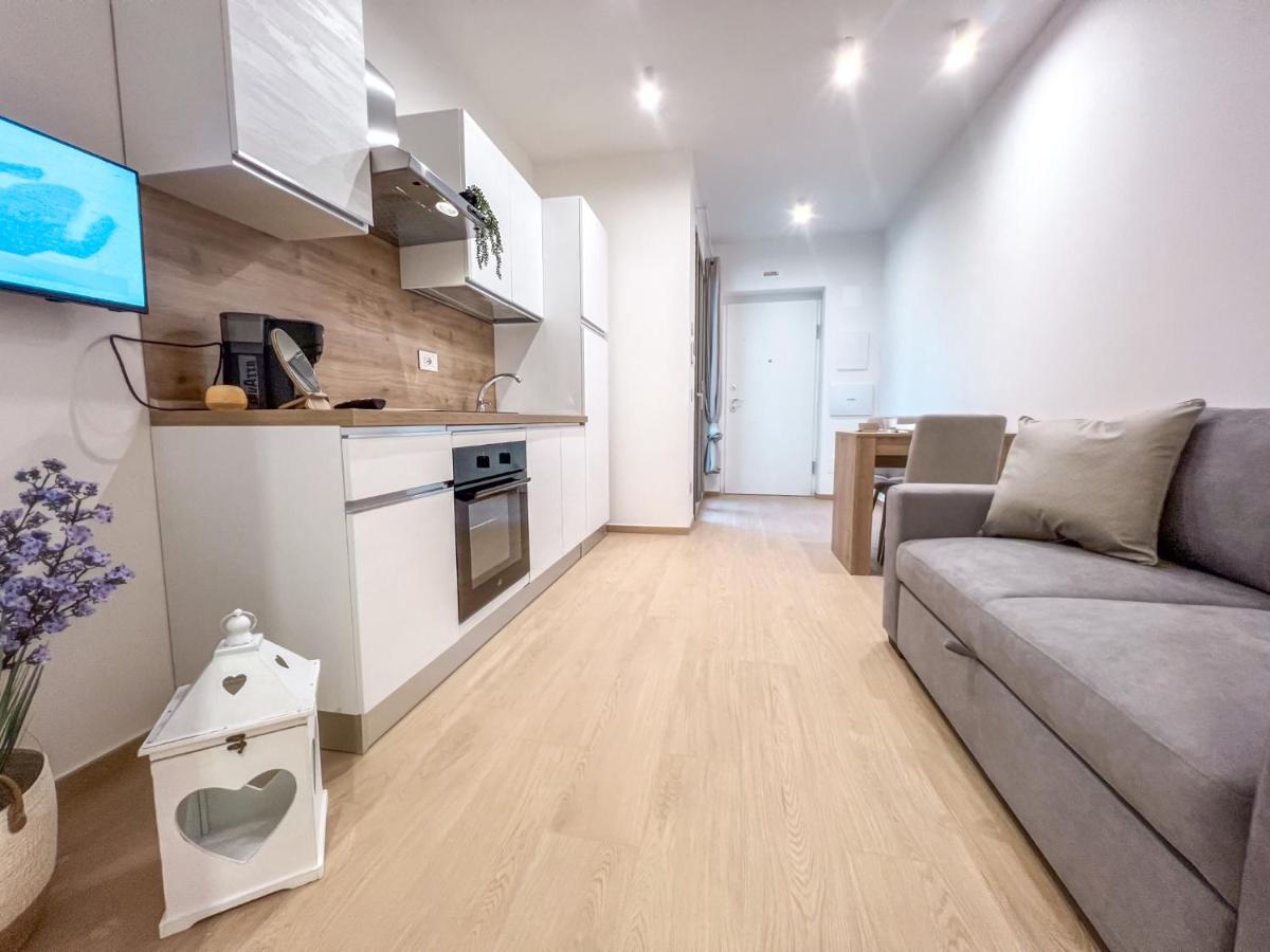 Panda Apartment Piano Terra in pieno Centro A804 - B&B San Benedetto del Tronto