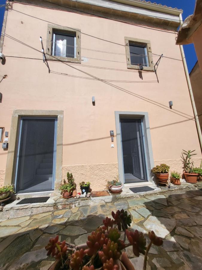 Julia's Village Apartment - B&B