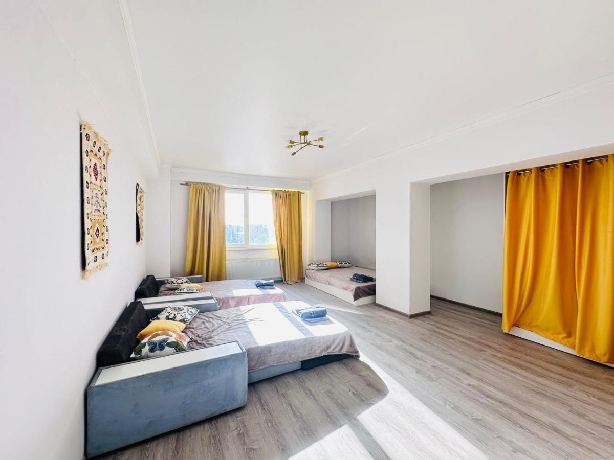 квартира 4-комнатная на 18 человек 101 - B&B Almaty