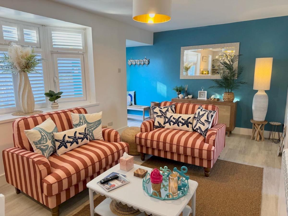 Luxury Coastal Escape with Mumbles Lighthouse View Pass the Keys - Ferienwohnung Swansea