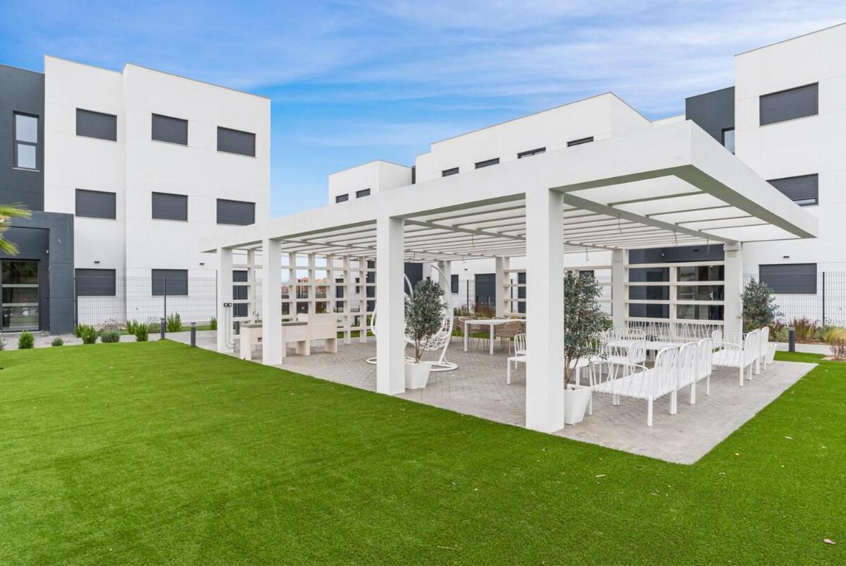 Luxury 2BR - 400m to Beach - Pool & Views - Casa Los Amigos - Chambres d’hôtes Estepona