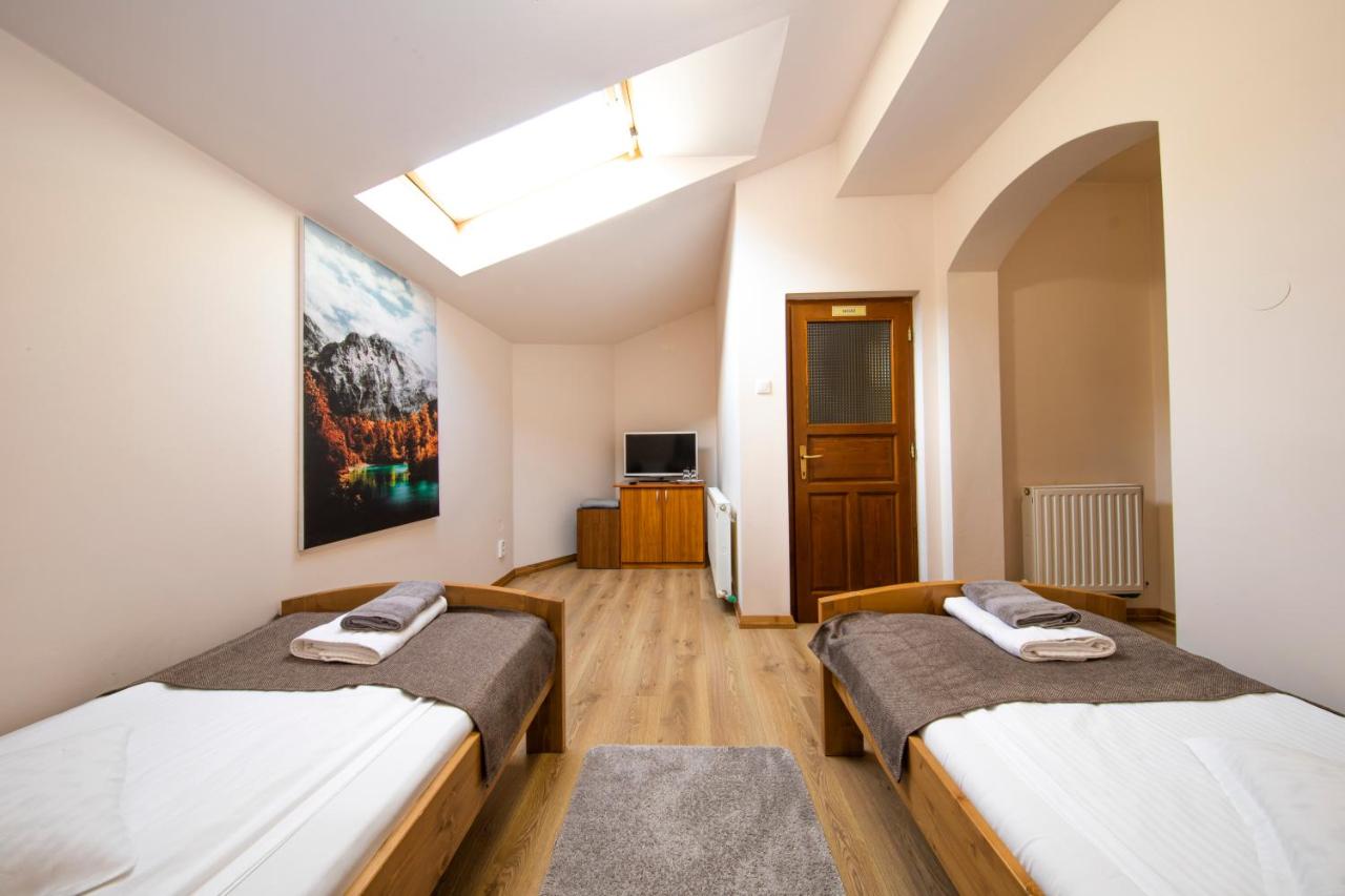 Chambre Double ou Lits Jumeaux avec Salle de Bains