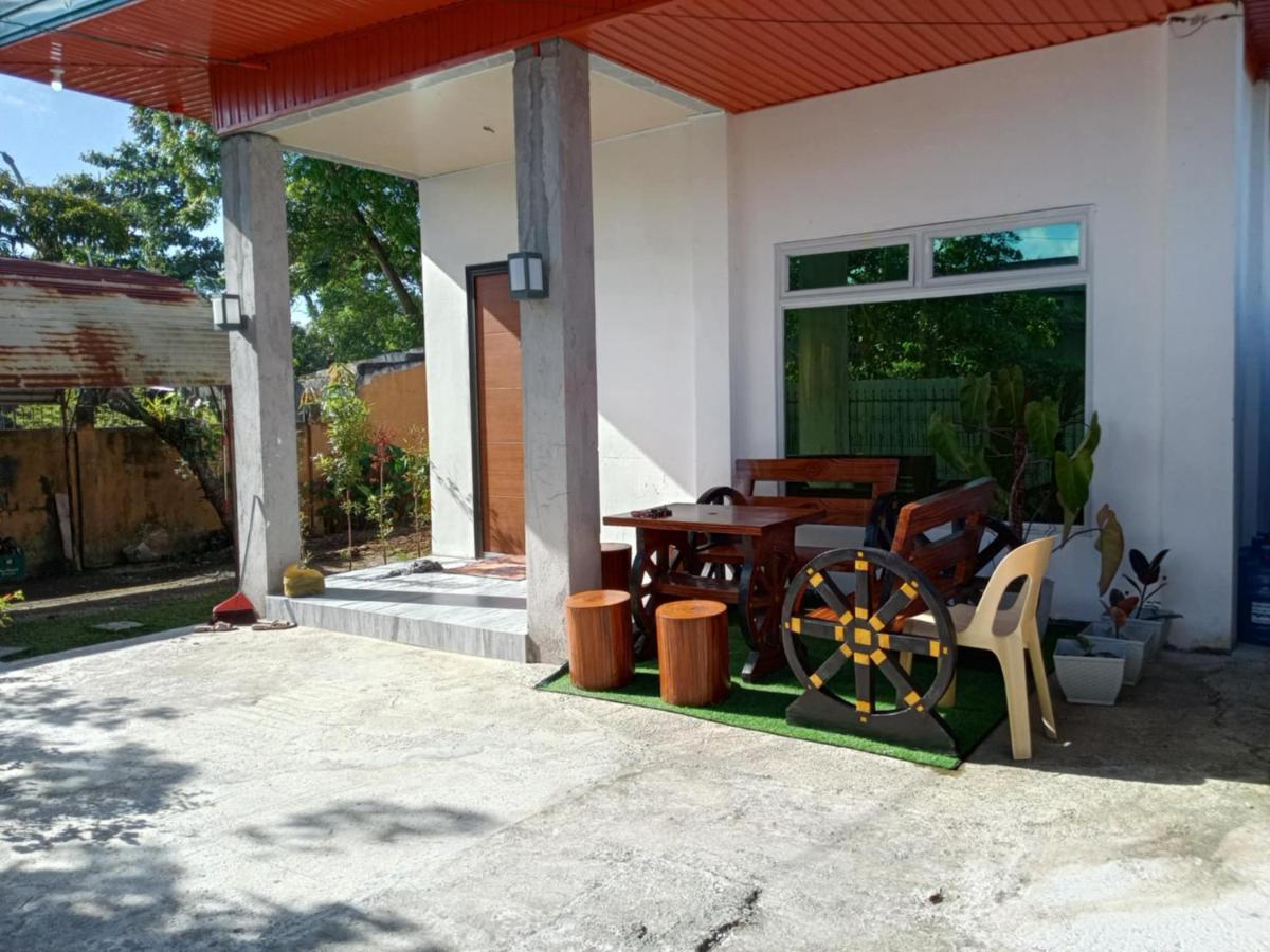 Dayanna's Zanthea Staycation BNB - B&B