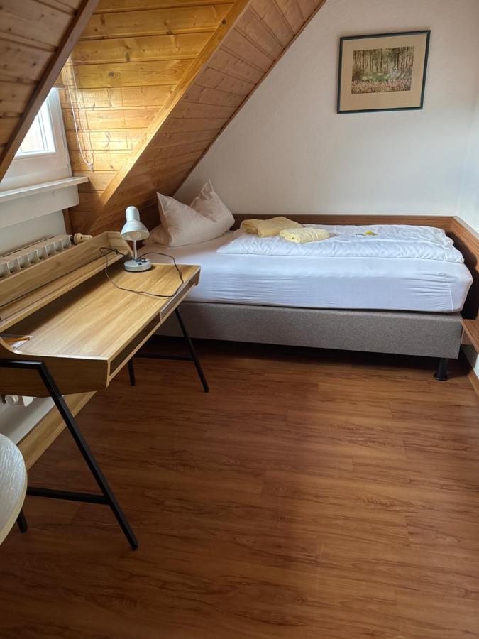 Gästehaus an der Rheinbrücke - B&B Altlußheim