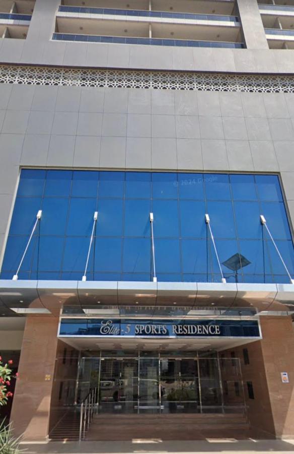 Sport City with gym, pool, sauna - B&B Dubai