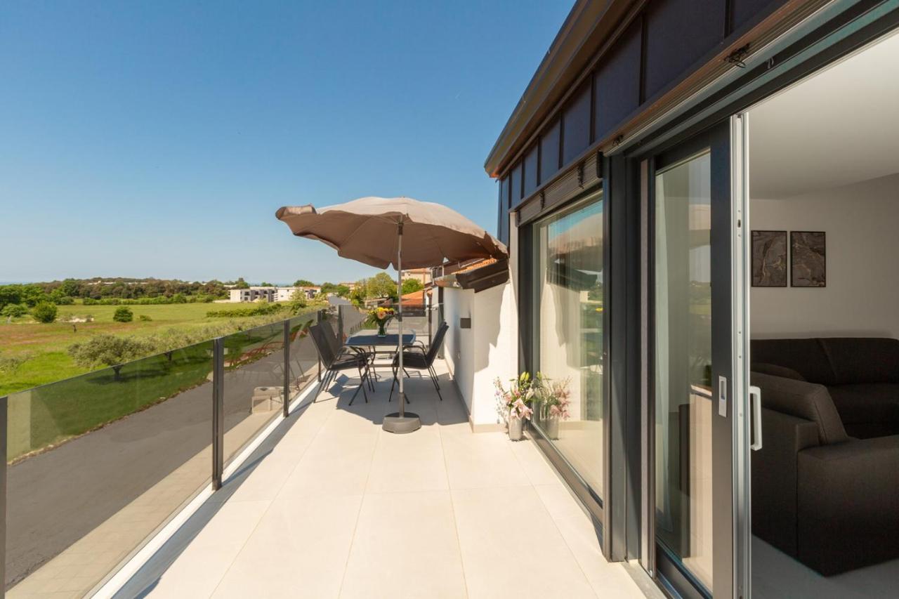 Luxury Apartment Matic I with shared Pool and Seaview - Chambres d’hôtes Funtana