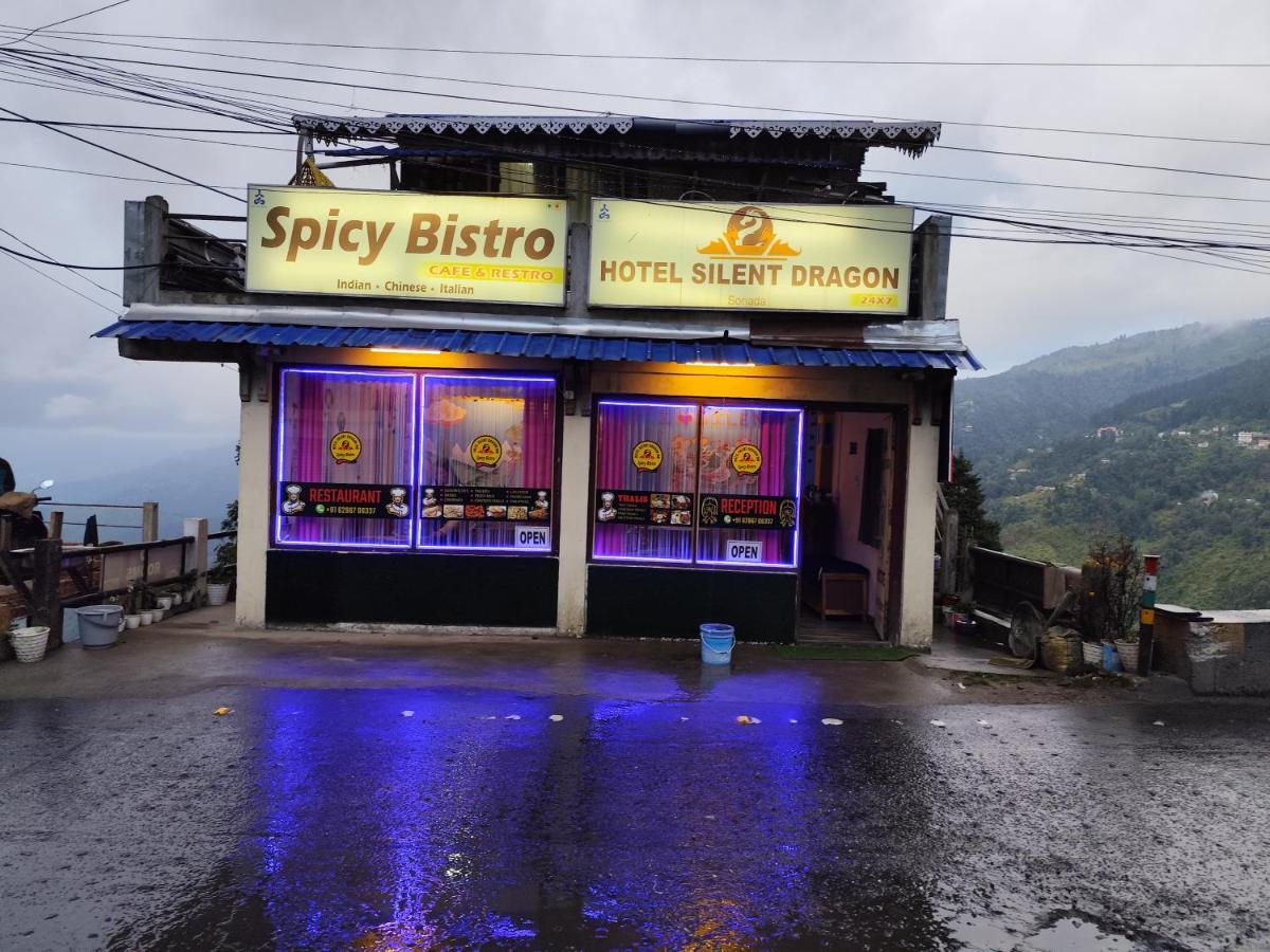Spicy Bristo, Silent Dragon Inn - B&B Sonāda