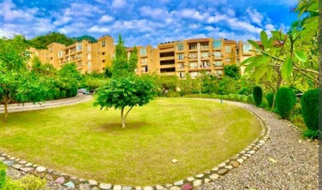 Aloha 2BHK Majestic Ganga View - Bed and Breakfast