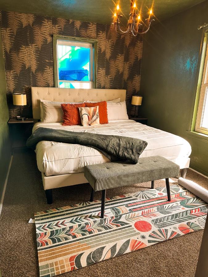 Condo 2BD2BAGrillLaundry-8PP-Pet Friendly - Chambres d’hôtes Russell