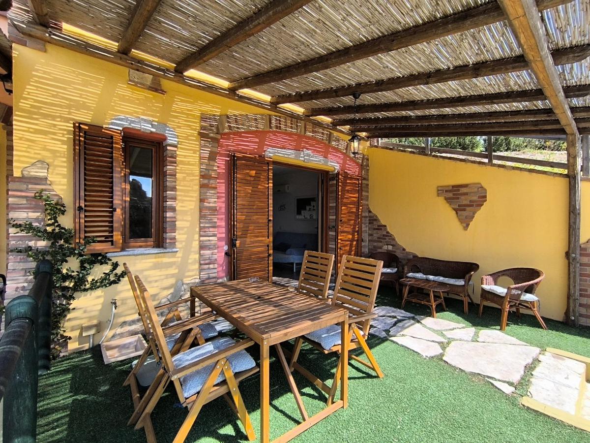 Villa Laura Tanca Piras - Chambres d'hôtes Nebida