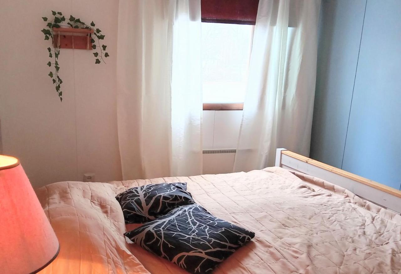Mökki joen rannalla Pudasjärvellä - Chambres d'hôtes Hetejärvi