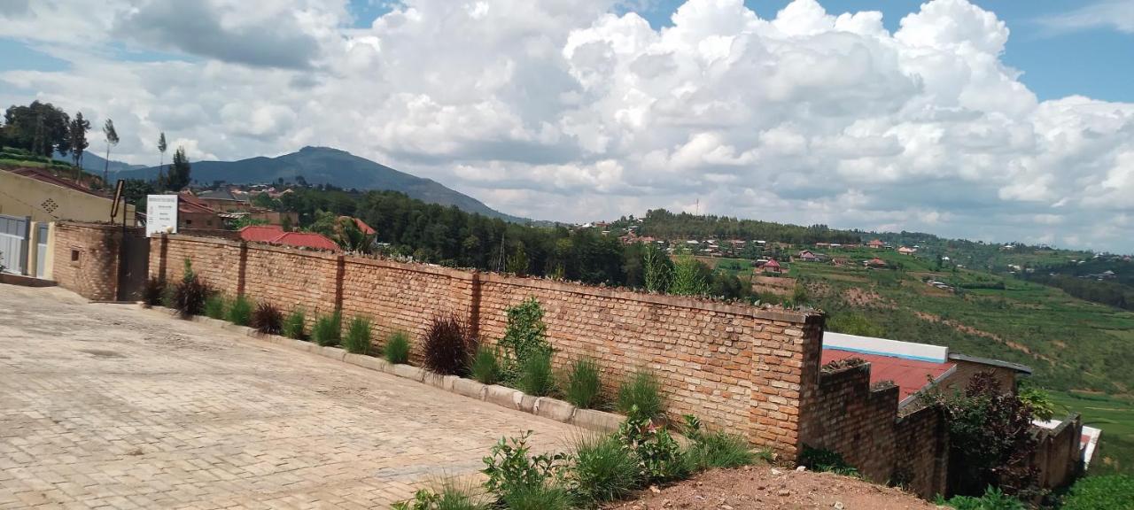 Mountain Huye Peak View Haus - B&B Butare