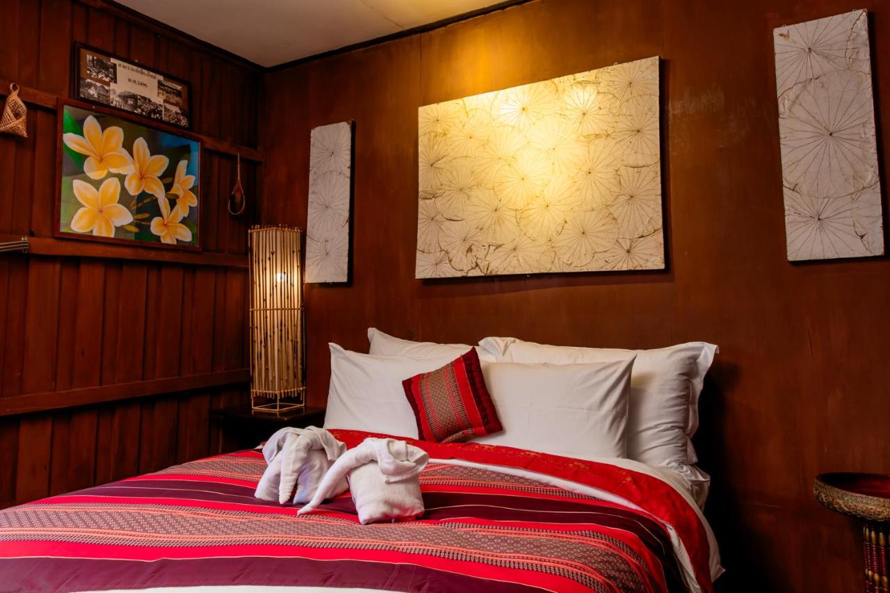 Zimmer mit Queensize-Bett und Gemeinschaftsbad