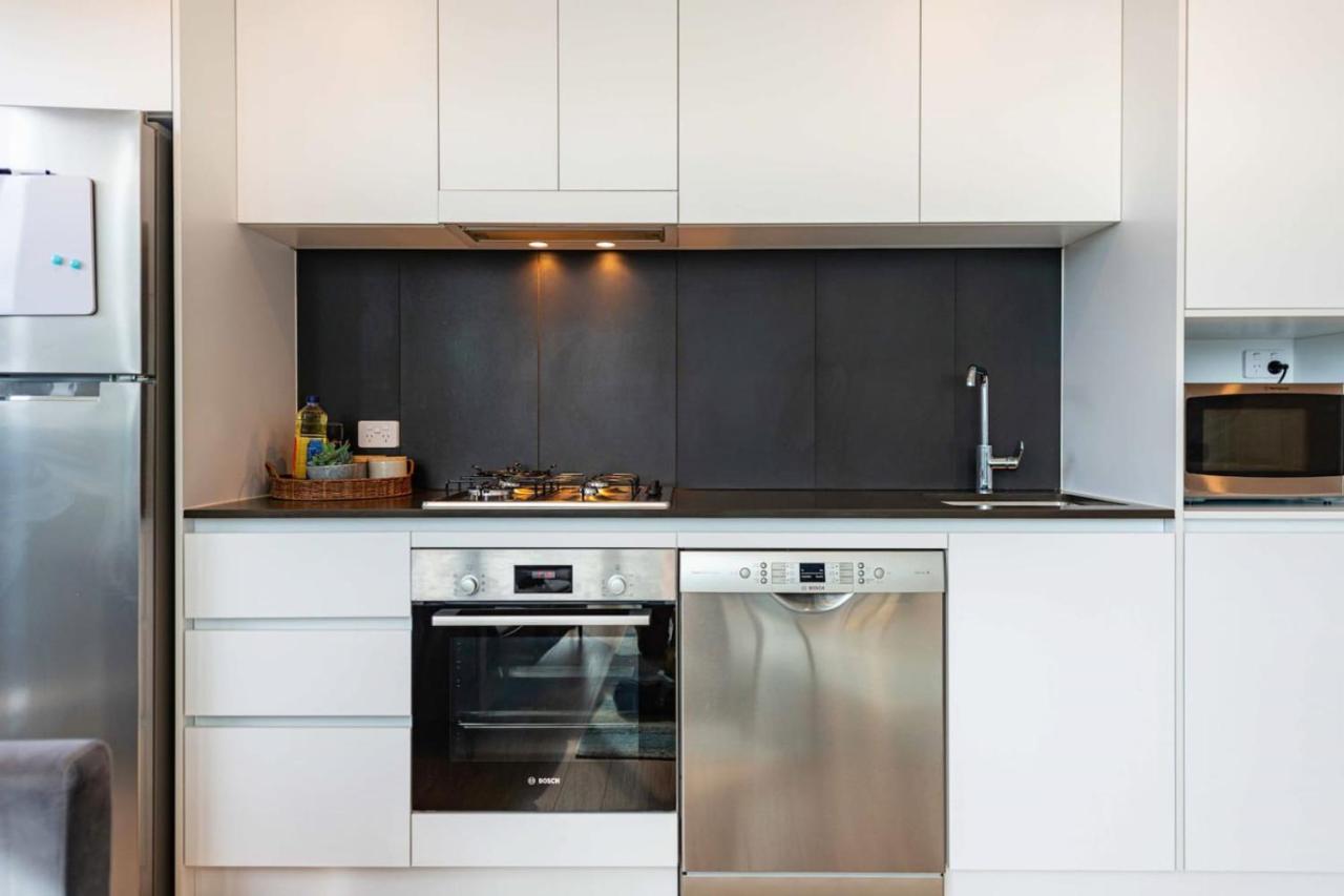 Stunning Getaway One King Bed with Unlimited Wi-Fi - Chambres d'hôtes Brisbane