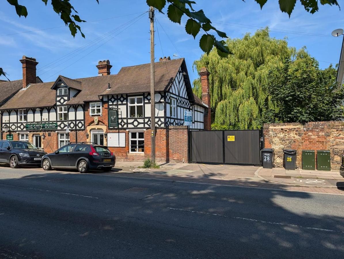 A historic Pub with a modern twist - The Greyhound - Chambres d’hôtes Bury St Edmunds
