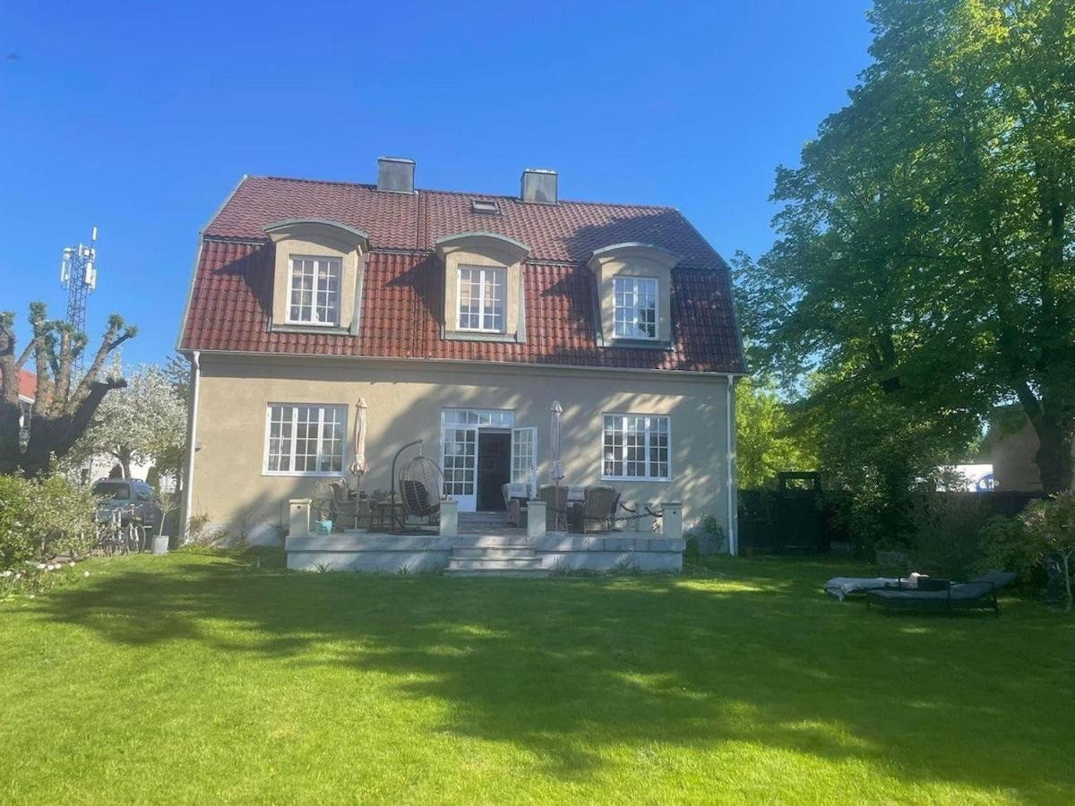 Mysig & Central Lägenhet - B&B Töreboda