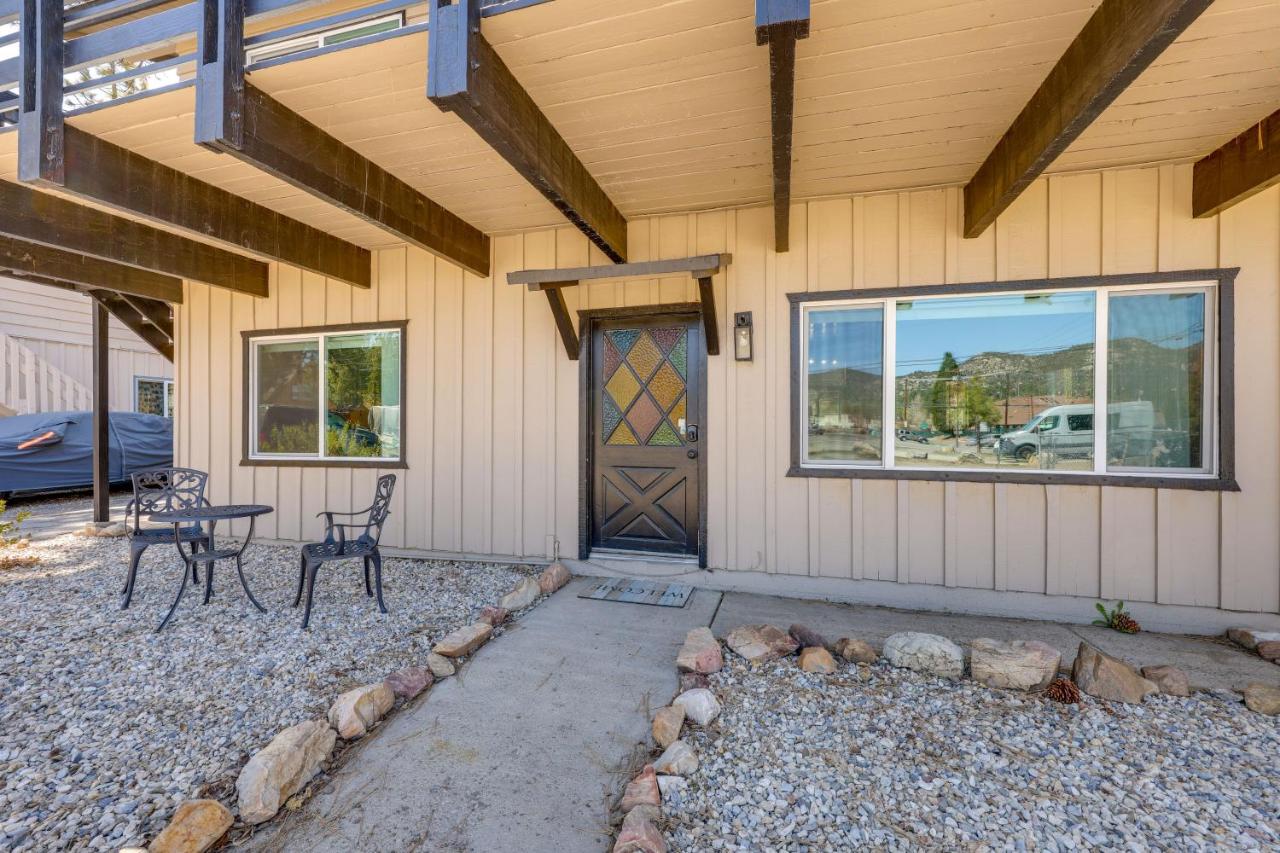 2 Mi to Trails: Modern Mountain Condo in Big Bear - Bed and Breakfast Big Bear City