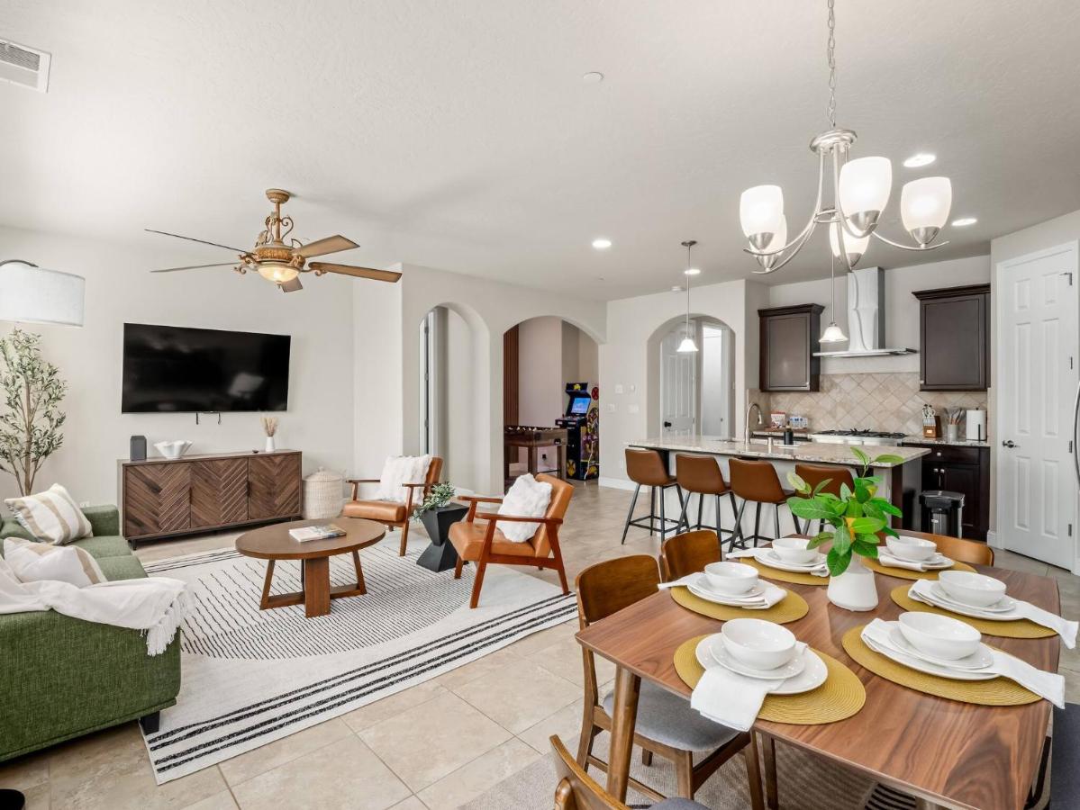 Perfect Getaway by Woodward Park - BBQ & Game Room - B&B