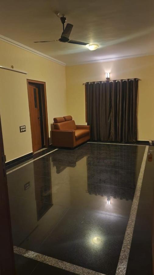 Royal Residency - Bed and Breakfast
