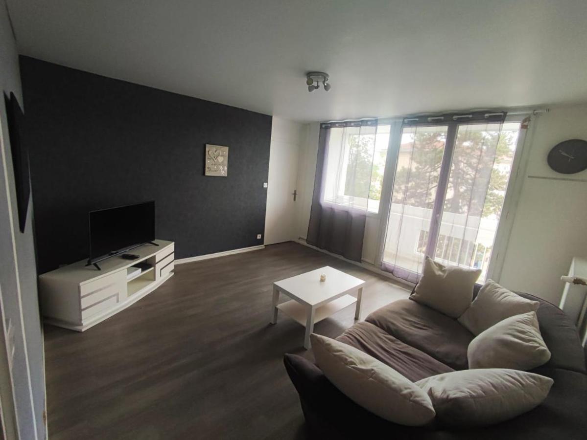 L'appart de la tour T4 - B&B Pont-de-Chéruy