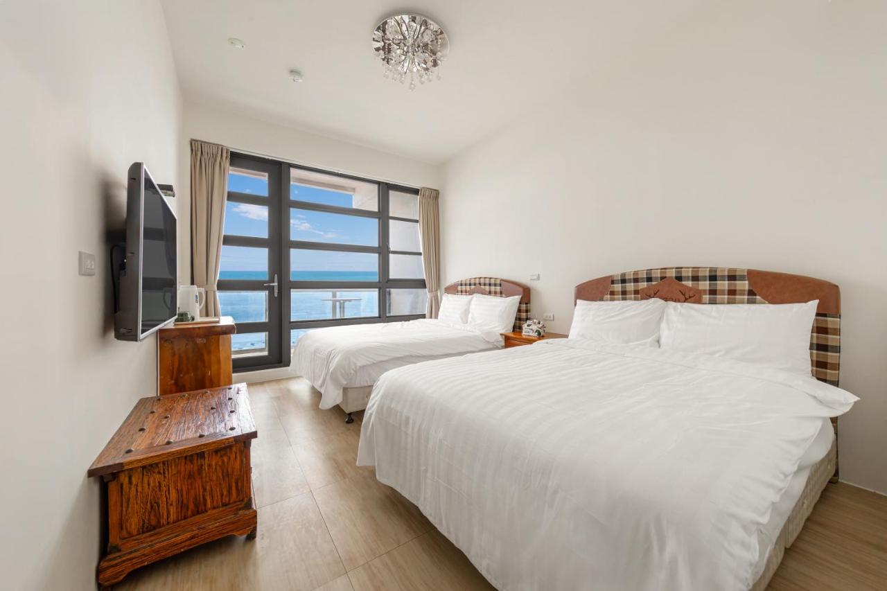 Vierbettzimmer mit Meerblick und Balkon

