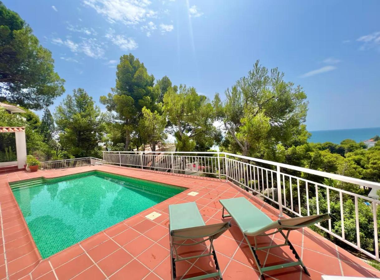 Playetas- Villa privada, rodeada de pinos con vistas al mar - ServHouse - Chambres d'hôtes Benicàssim