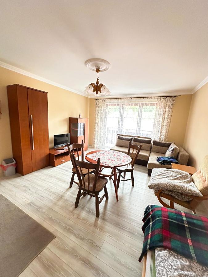 Dreibettzimmer mit eigenem externen Bad