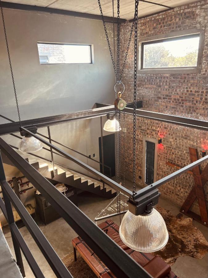 Tether and Tease, The Fortress - B&B Ciudad del Cabo