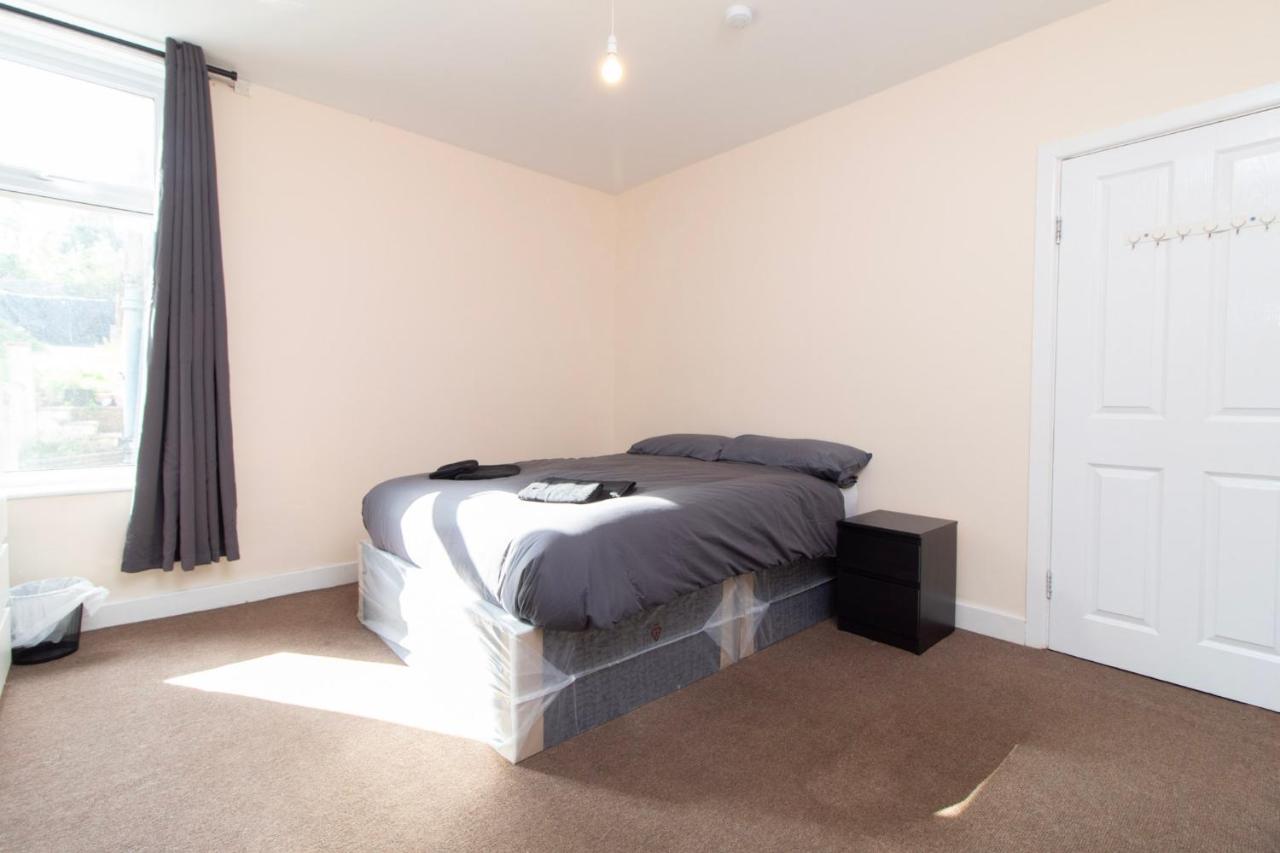 Osborne Road Guest House Room 2 - Bed and Breakfast