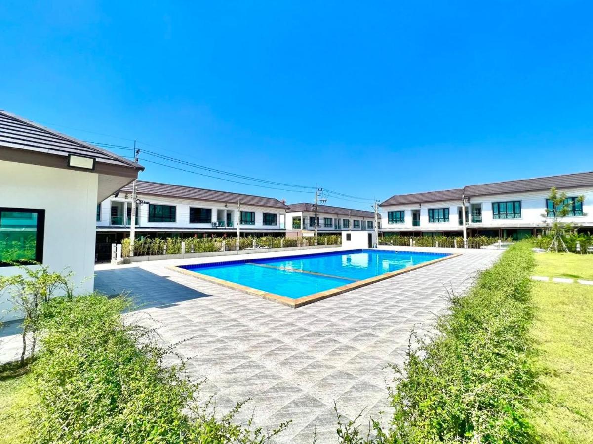 Pattaya Golden Shield Holiday Villa - Ferienwohnung Ban Nong Chaeng Tawan Tok