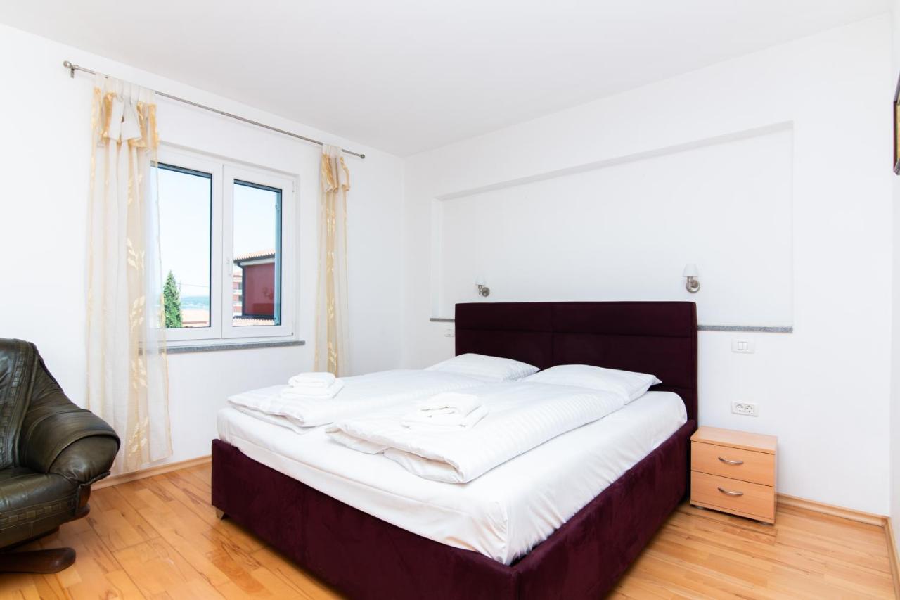 Appartement met 2 Slaapkamers en Terras - Uitzicht op Zee