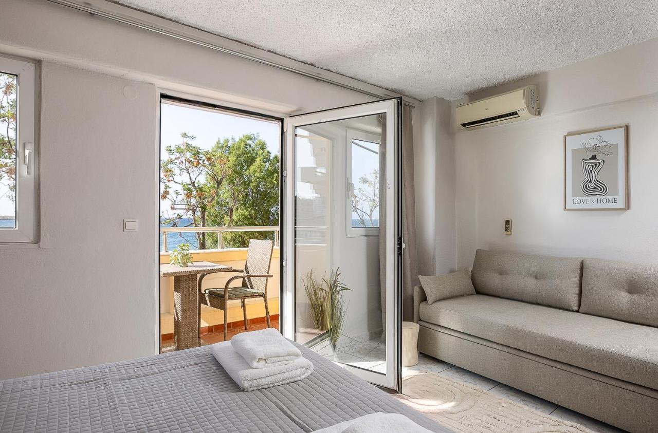 Neachora Beachfront Suites - B&B Chionáto