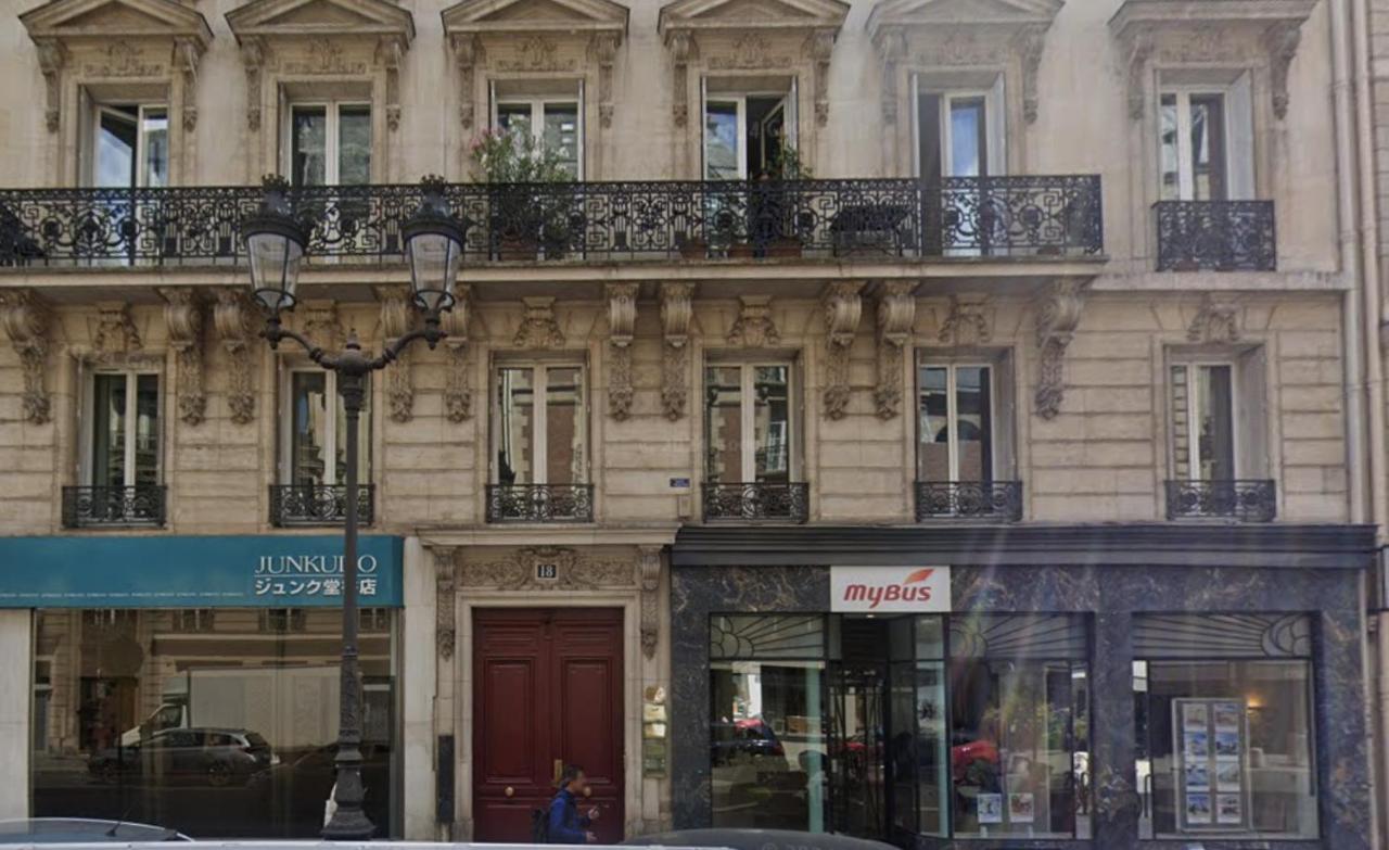 Louvre Apartment - Bed and Breakfast