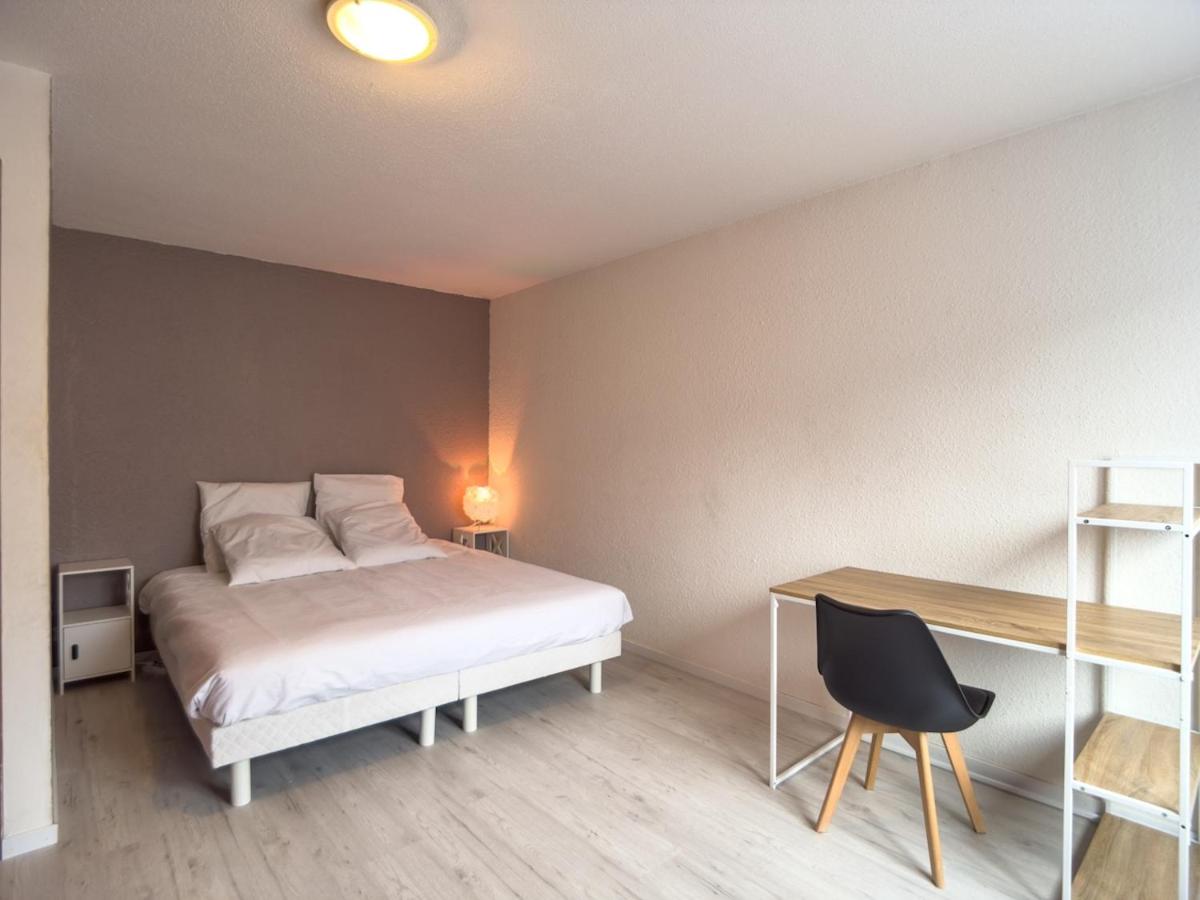 Parking privé en résidence - Central - 3 lits 180, 160, 140 cm - B&B
