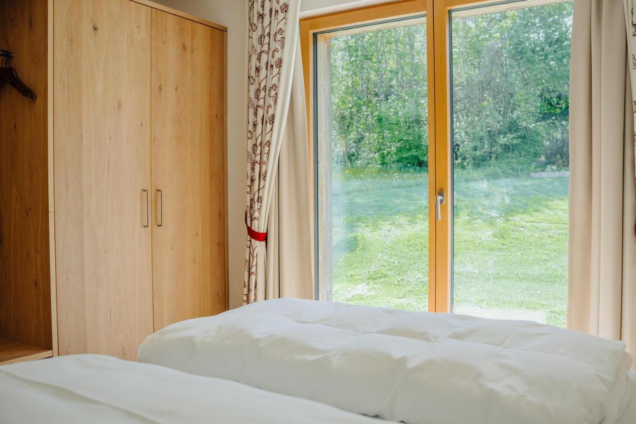 Two-Bedroom Apartment with Shower 