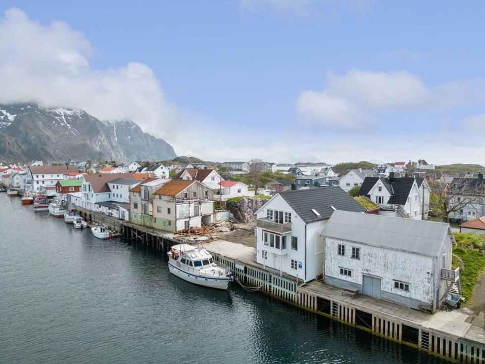 Henningsvær Harbour Haven - B&B