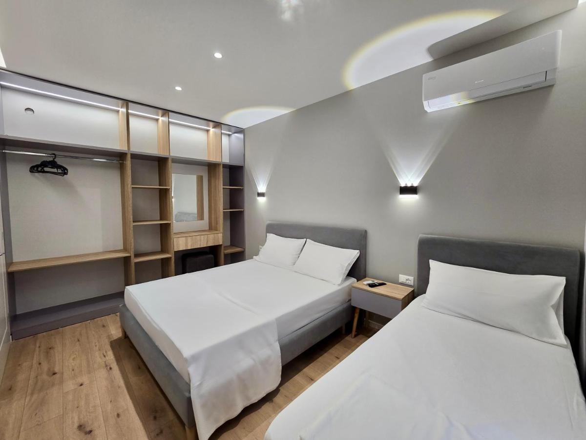 David's Studio Stays - Bed and Breakfast Vlorë