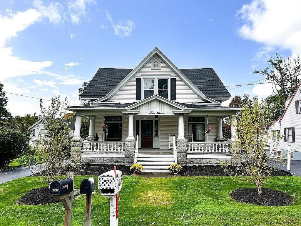 Riverside Escape with Water Access in Auburn - B&B