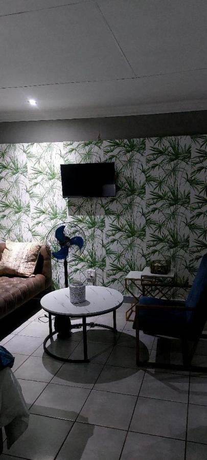 Deluxe King Studio