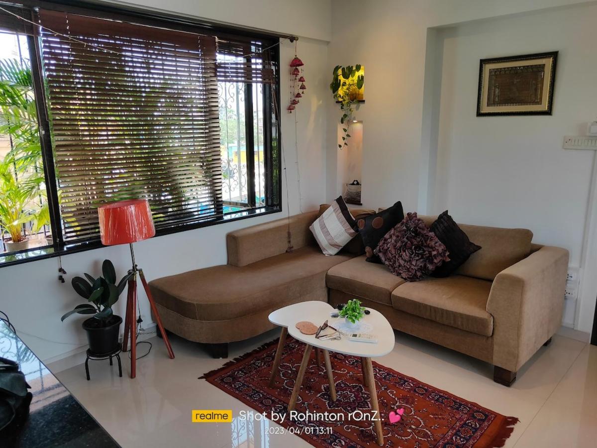 Rooftop Rendezvous - Artsy Terrace Garden Retreat - B&B Mumbai