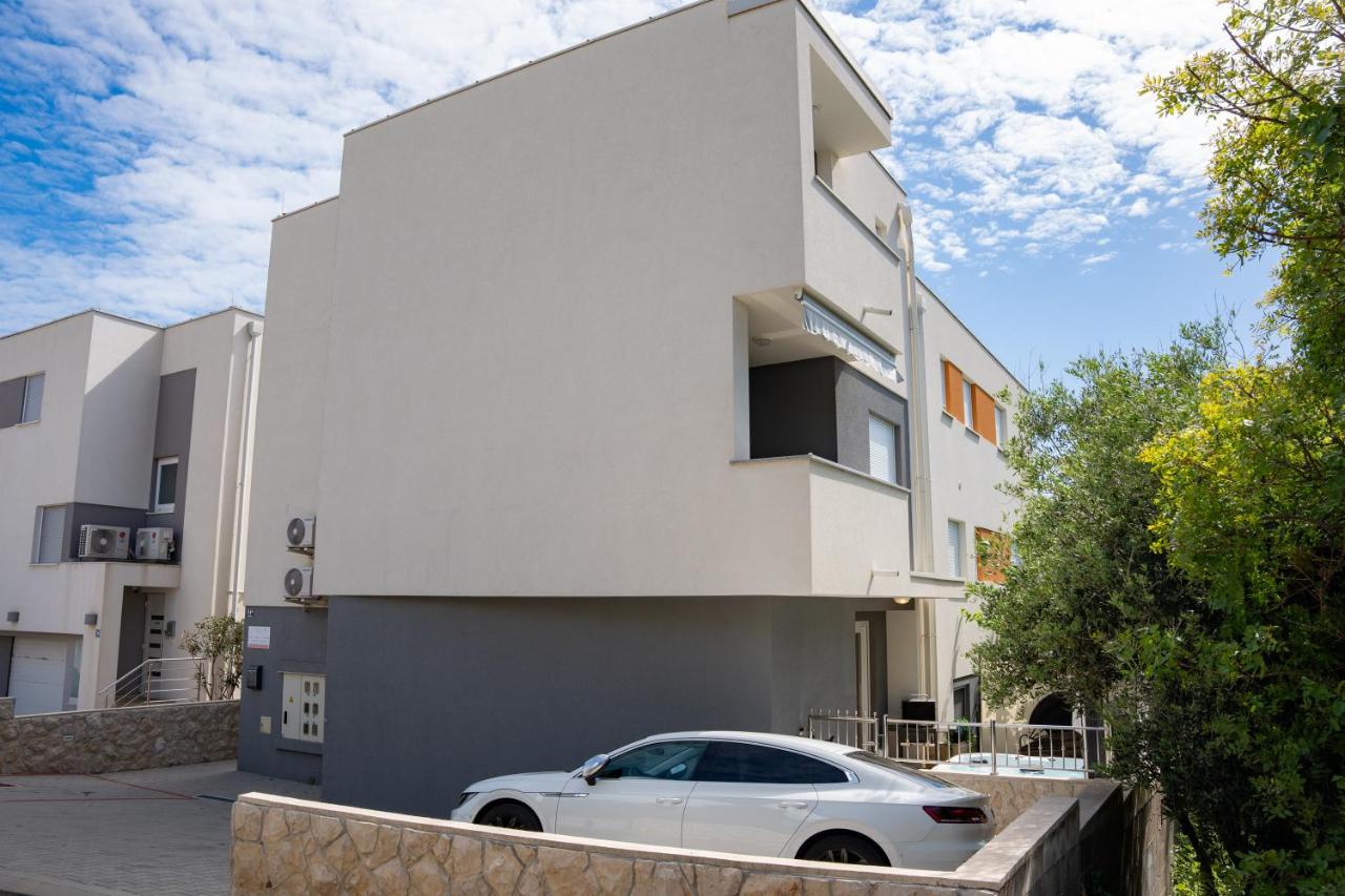 Sunset B Apartment with Private Jacuzzi - B&B Novalja